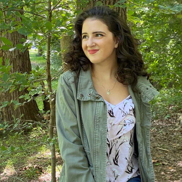 Meet your Posher, Isabelle - Picture 1 of 1